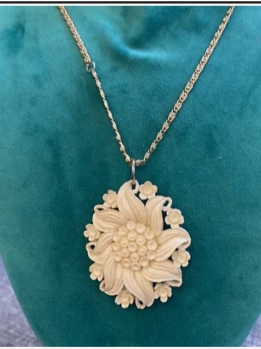Vintage Freirich 30" Celluloid Flower Pendant
